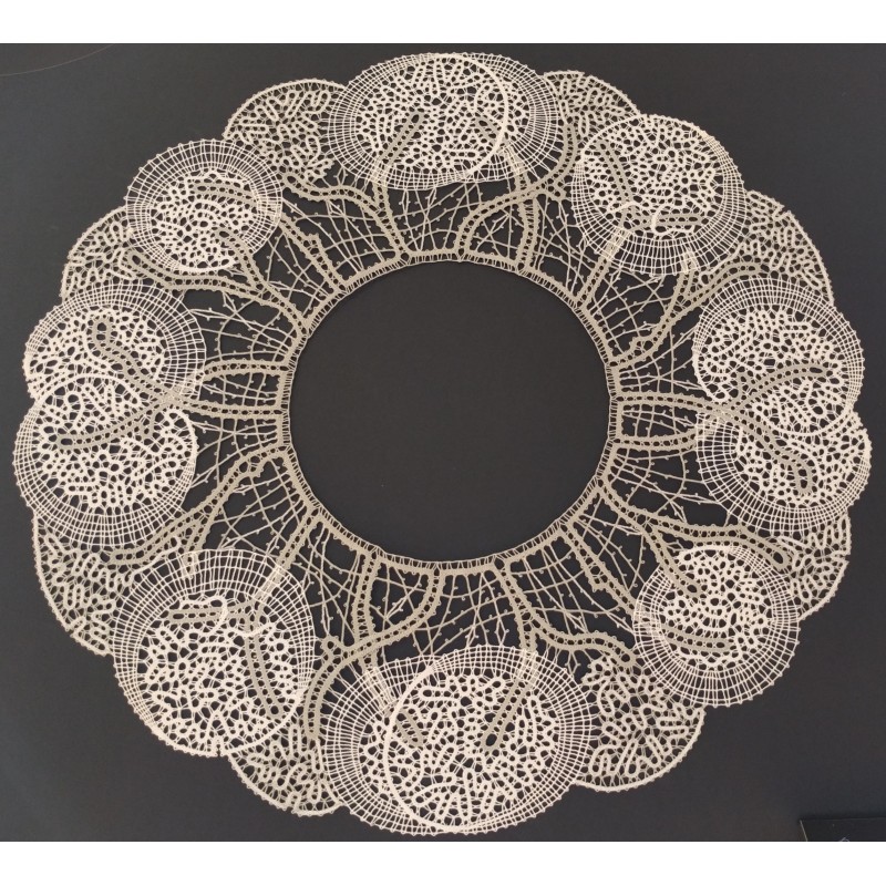 304702 - Patrón de mantel pequeño - 40 cm